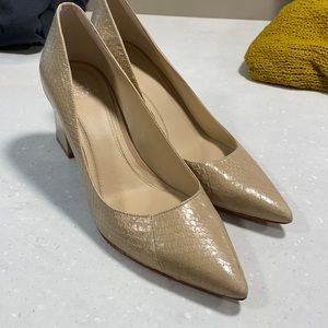 Marc Fisher Tan Faux Snakeskin Block Heels sz 8